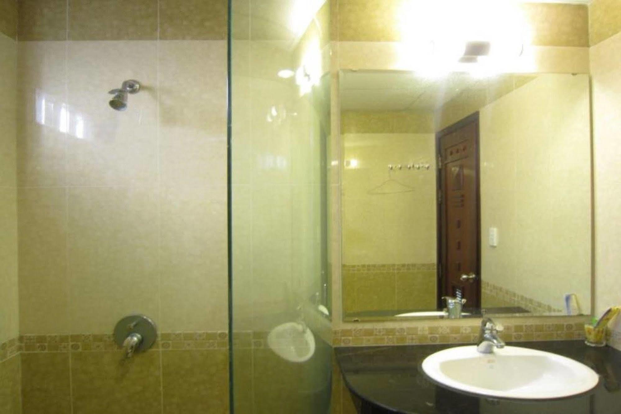 Quy Thanh Hotel ホーチミン市 エクステリア 写真