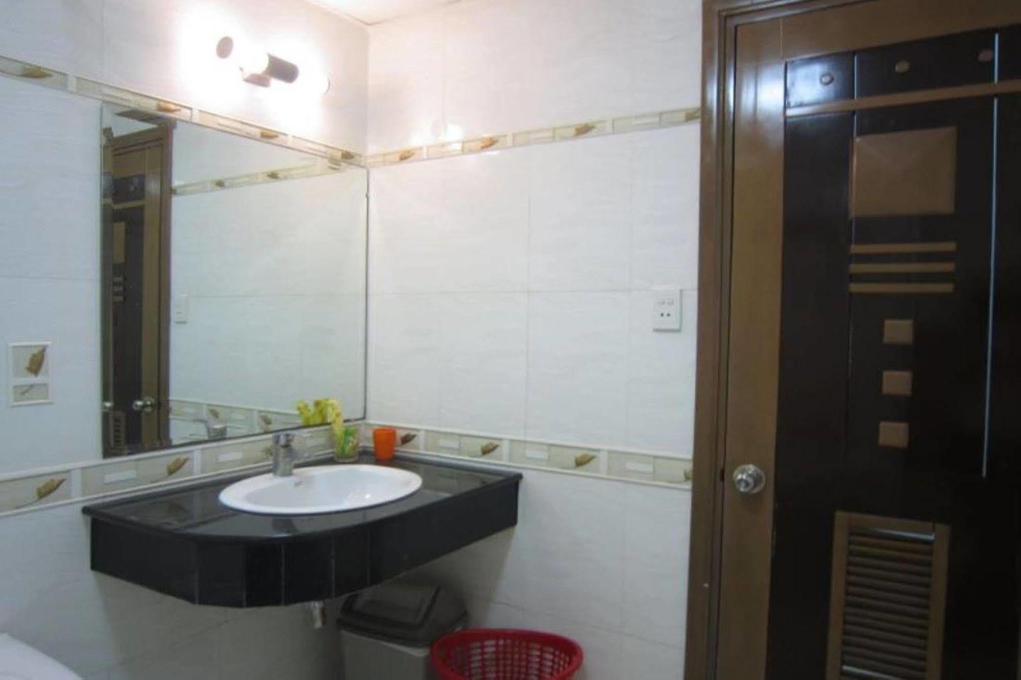 Quy Thanh Hotel ホーチミン市 エクステリア 写真