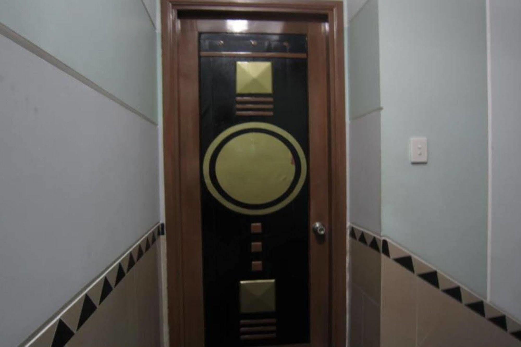 Quy Thanh Hotel ホーチミン市 エクステリア 写真